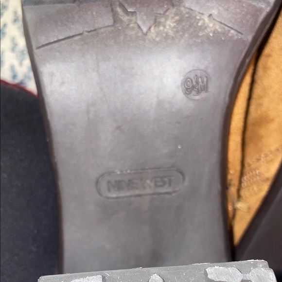 Nine West Tan Lace-Up Boots with Red Laces - Picture 4 of 5